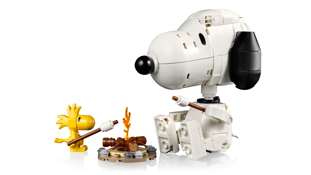LEGO Ideas 21368 Peanuts: Snoopy's Doghouse