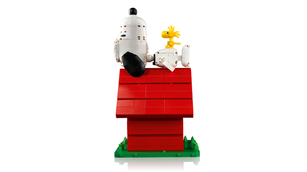LEGO Ideas 21368 Peanuts: Snoopy's Doghouse