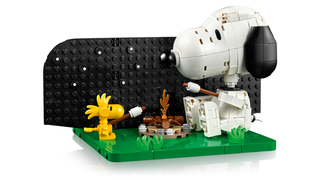 LEGO Ideas 21368 Peanuts: Snoopy's Doghouse