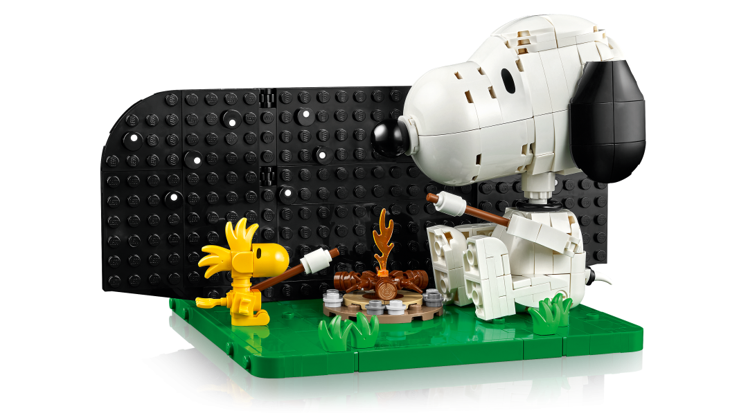 LEGO Ideas 21368 Peanuts: Snoopy's Doghouse