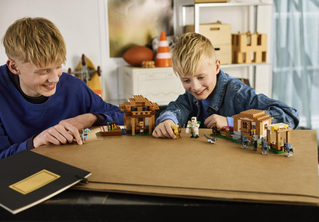 LEGO Minecraft 21596 Evoker Village Attack