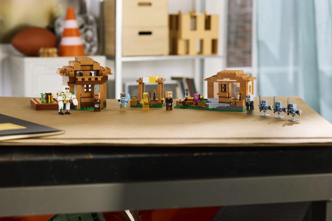 LEGO Minecraft 21596 Evoker Village Attack