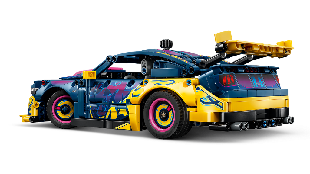 LEGO Technic 42236 Custom Garage Ford Mustang GT Car
