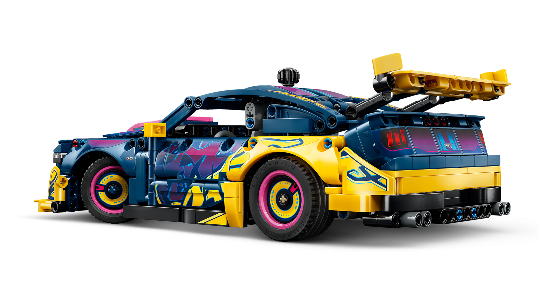 LEGO Technic 42236 Custom Garage Ford Mustang GT Car