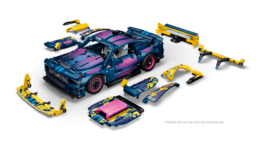 LEGO Technic 42236 Custom Garage Ford Mustang GT Car