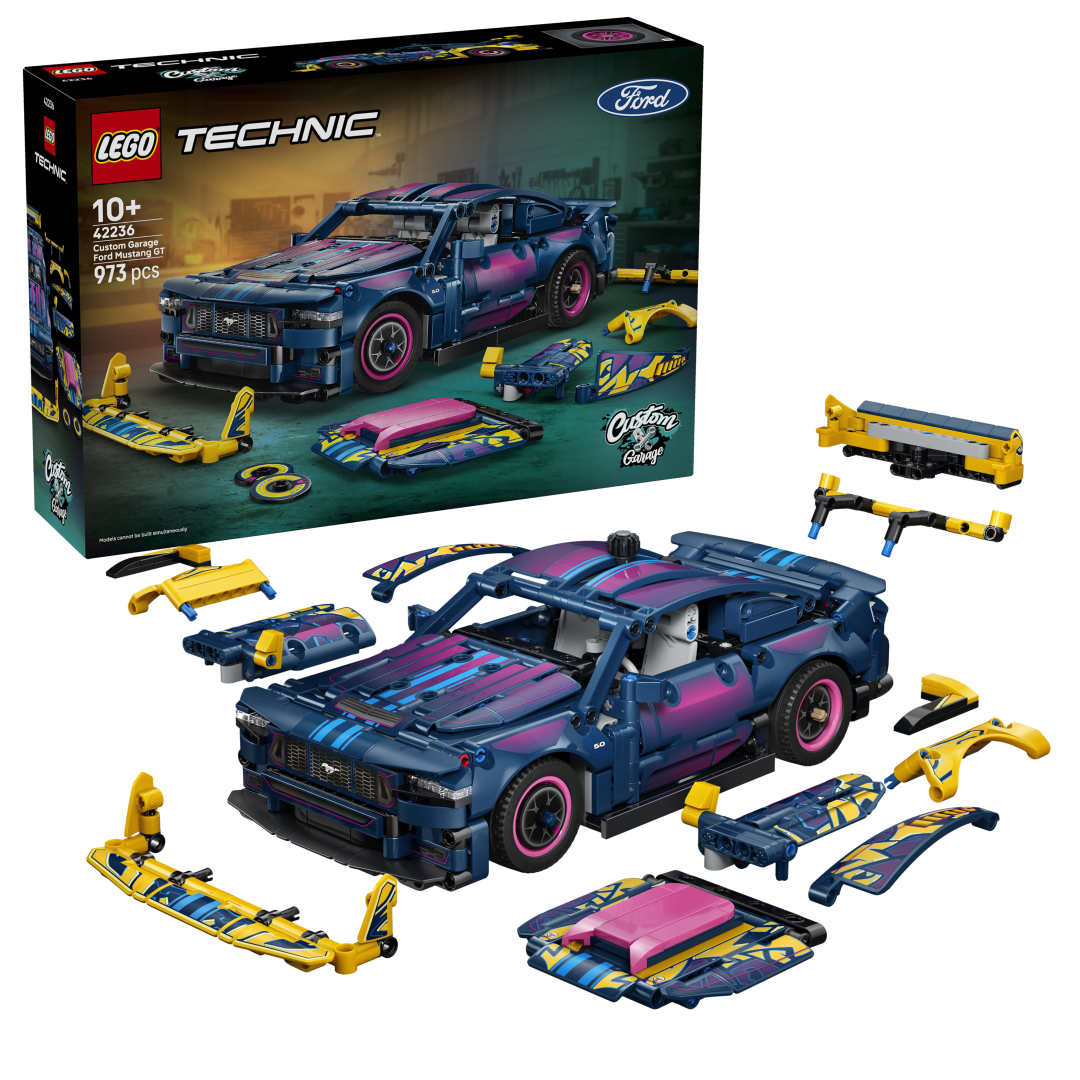 LEGO Technic 42236 Custom Garage Ford Mustang GT Car