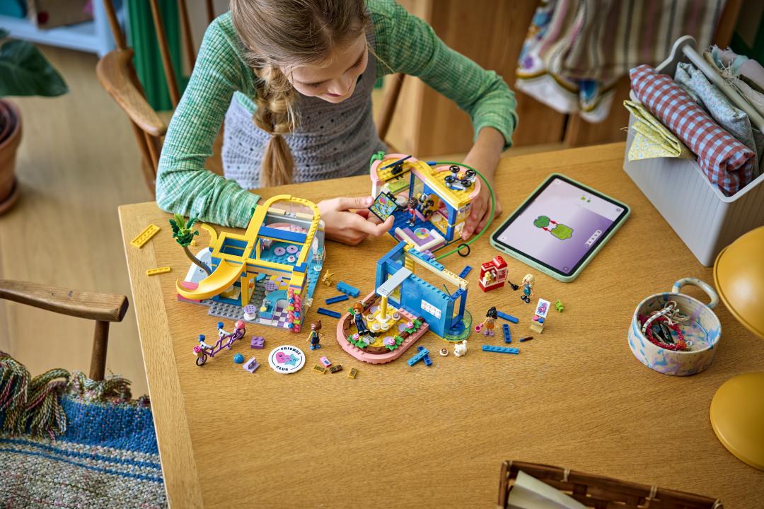 LEGO Friends 42689 Heartlake City Friends Club House
