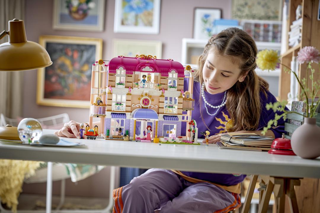 LEGO Friends 42704 Heartlake City Grand Hotel
