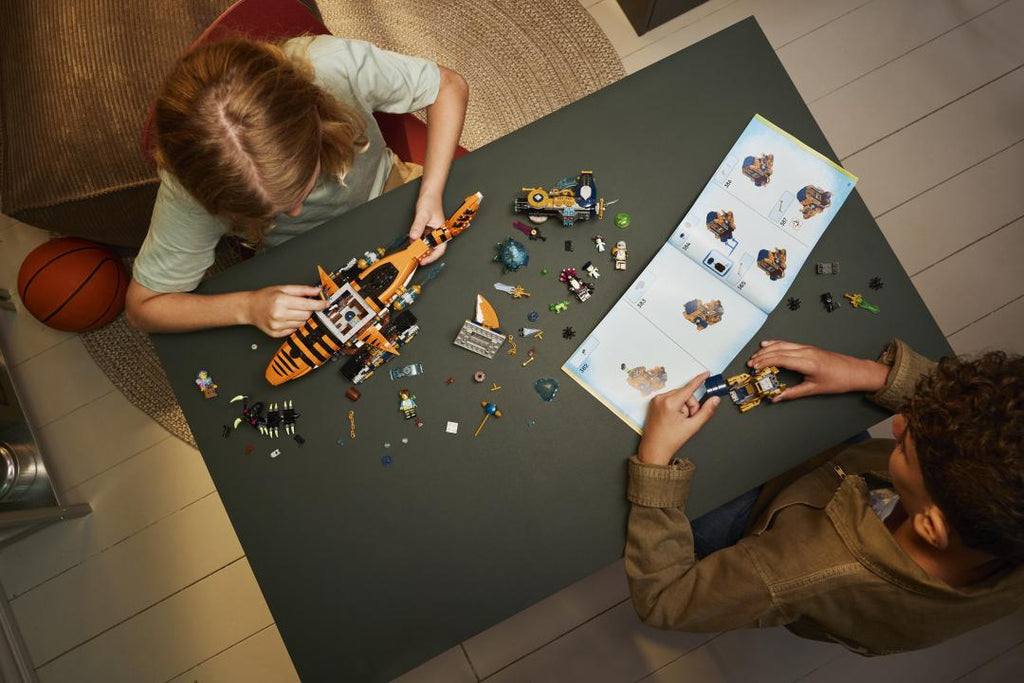 LEGO DREAMZzz 71515 Tiger Shark Tank