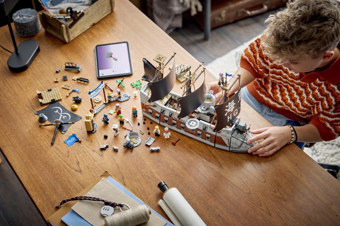 LEGO One Piece 75646 Garp's Marine Battleship