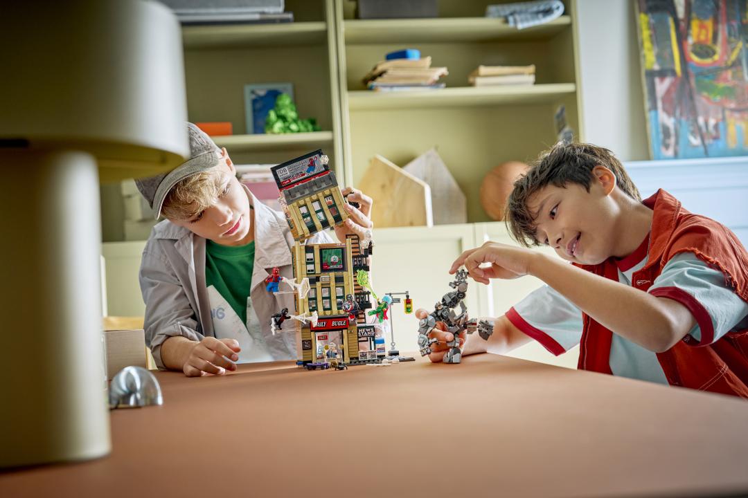 LEGO Marvel 76342 Spider-Man vs. Mysterio: The Daily Bugle