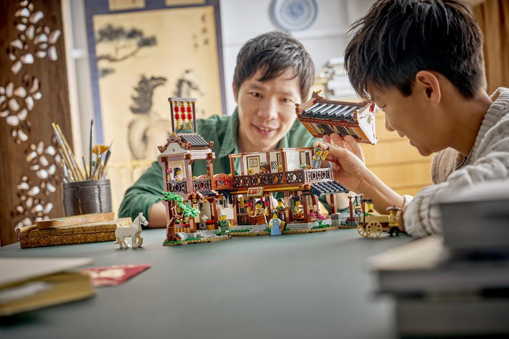 LEGO Iconic 80121 Ancient Moon-Gazing Inn
