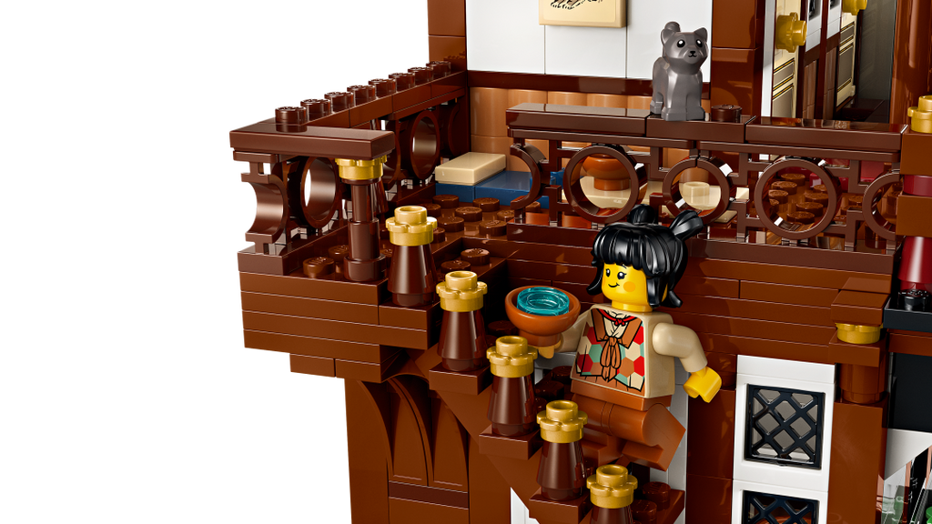 LEGO Iconic 80121 Ancient Moon-Gazing Inn