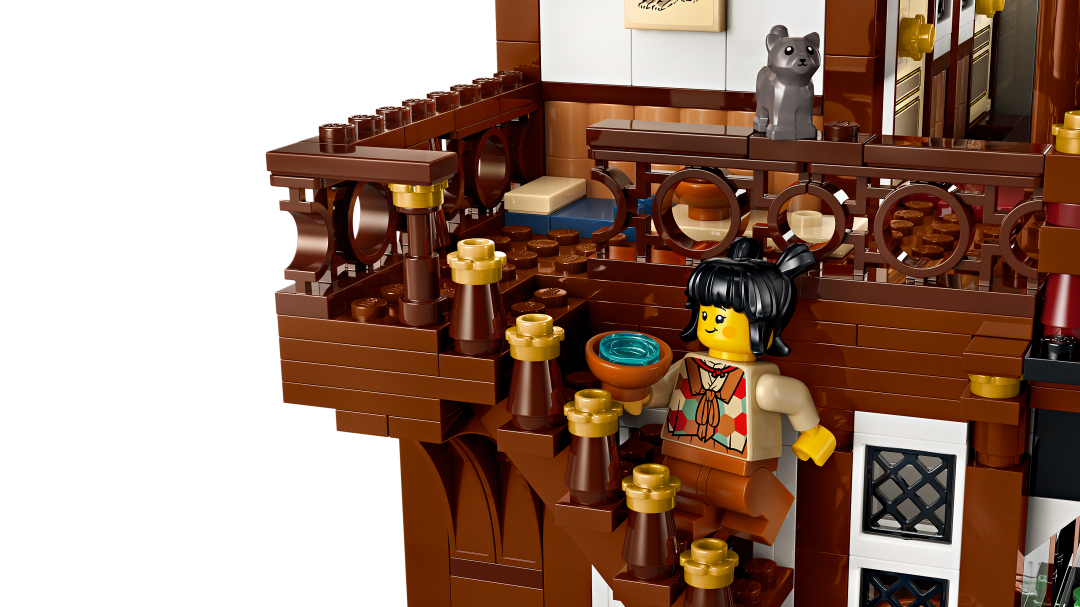 LEGO Iconic 80121 Ancient Moon-Gazing Inn