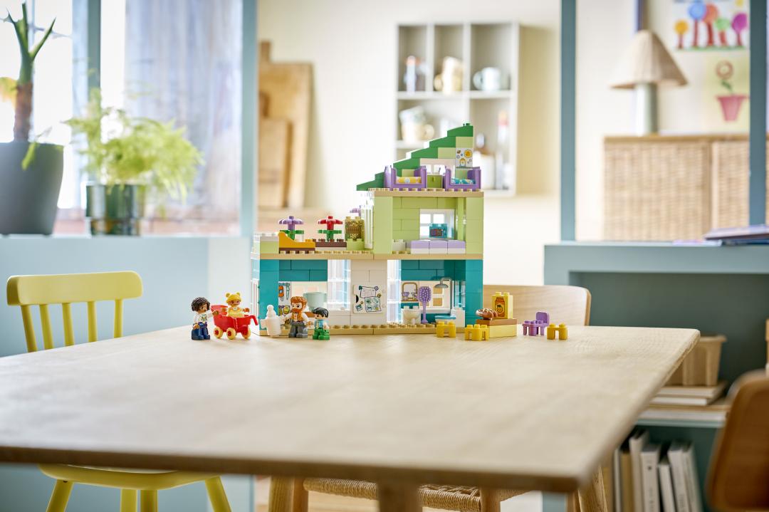 LEGO DUPLO 10470 3in1 Modern Family House with Figures