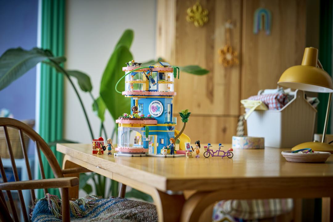 LEGO Friends 42689 Heartlake City Friends Club House