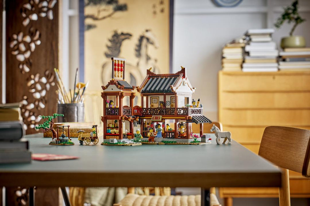 LEGO Iconic 80121 Ancient Moon-Gazing Inn