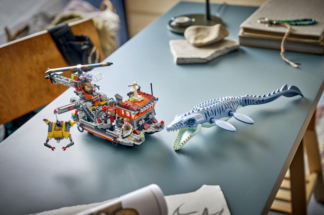 LEGO Jurassic World 77983 Mosasaurus Dinosaur Boat Attack