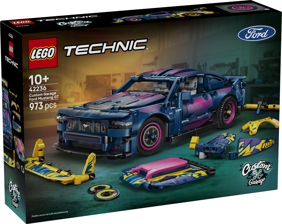 LEGO Technic 42236 Custom Garage Ford Mustang GT Car