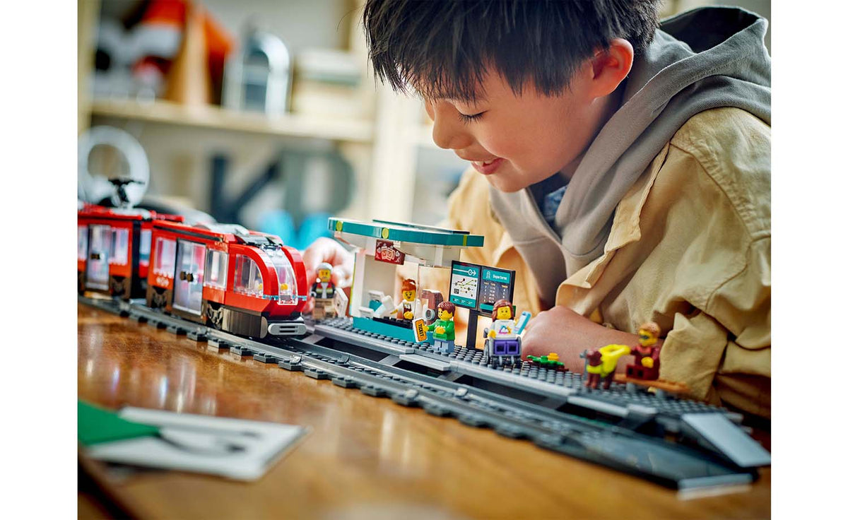 LEGO City 60423 Downtown Streetcar and Station