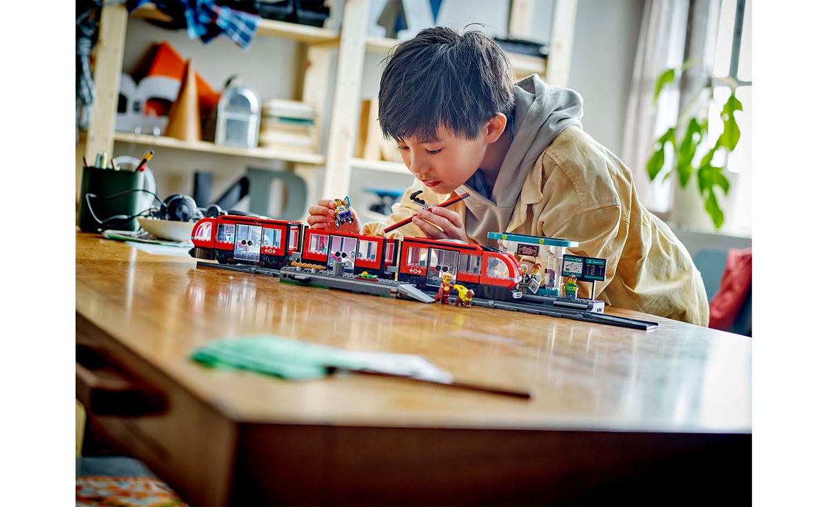 LEGO City 60423 Downtown Streetcar and Station
