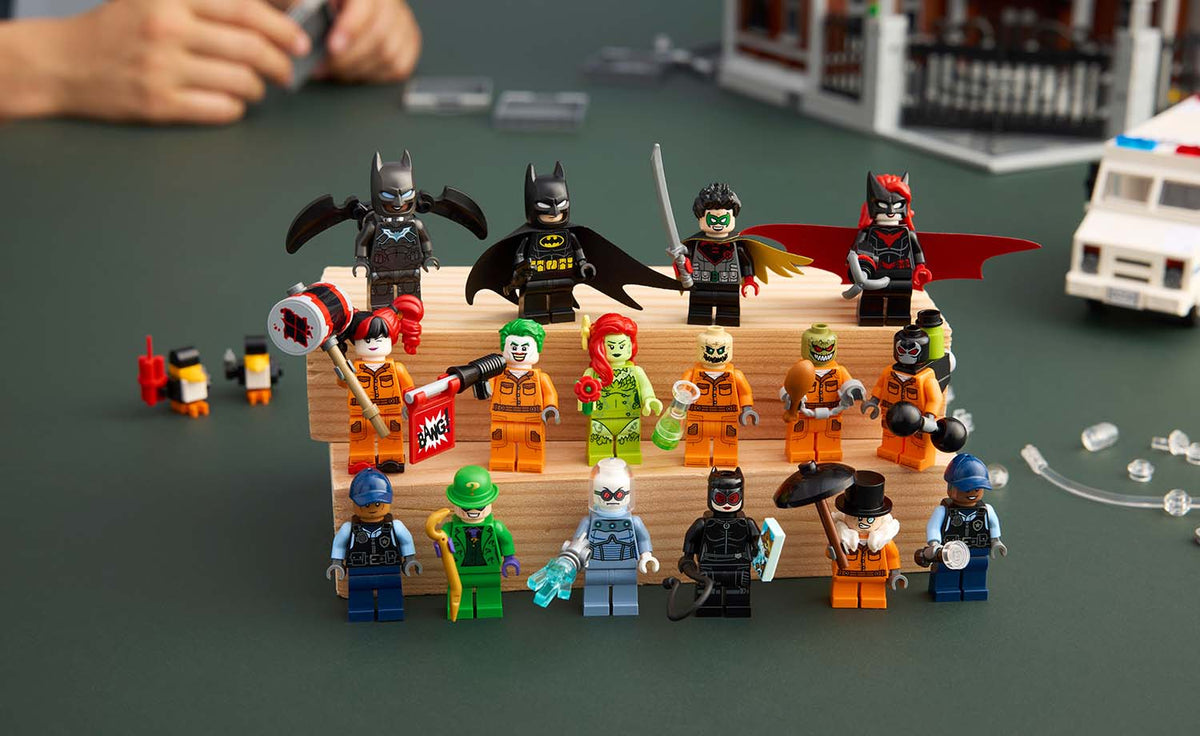 LEGO DC 76300 Arkham Asylum
