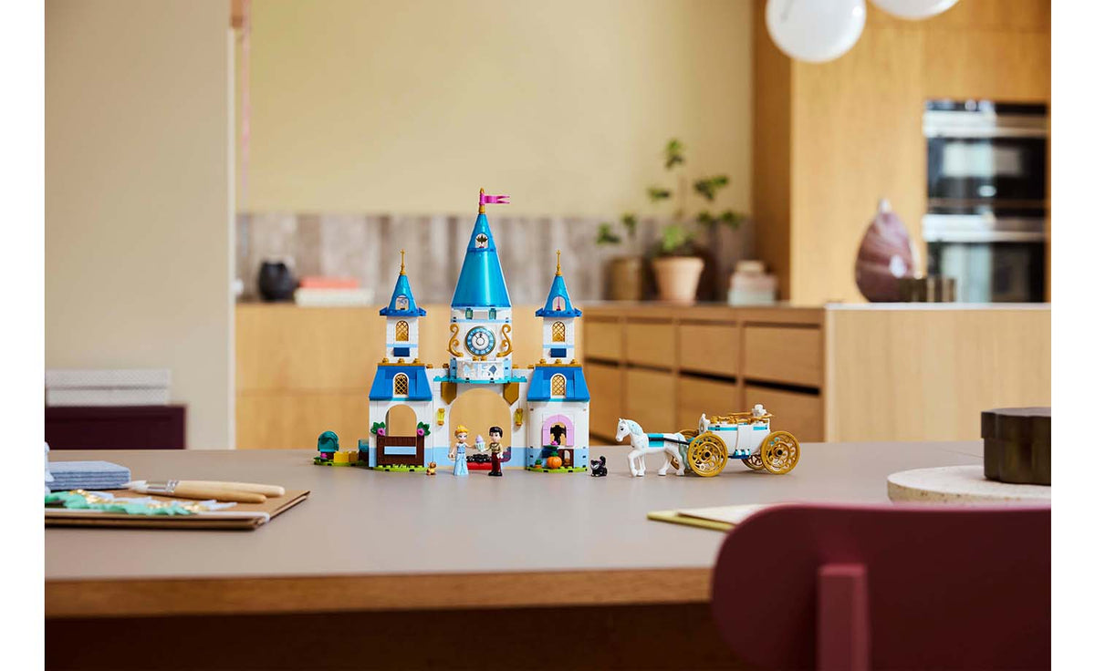LEGO Disney 43275 Cinderella's Castle & Horse Carriage