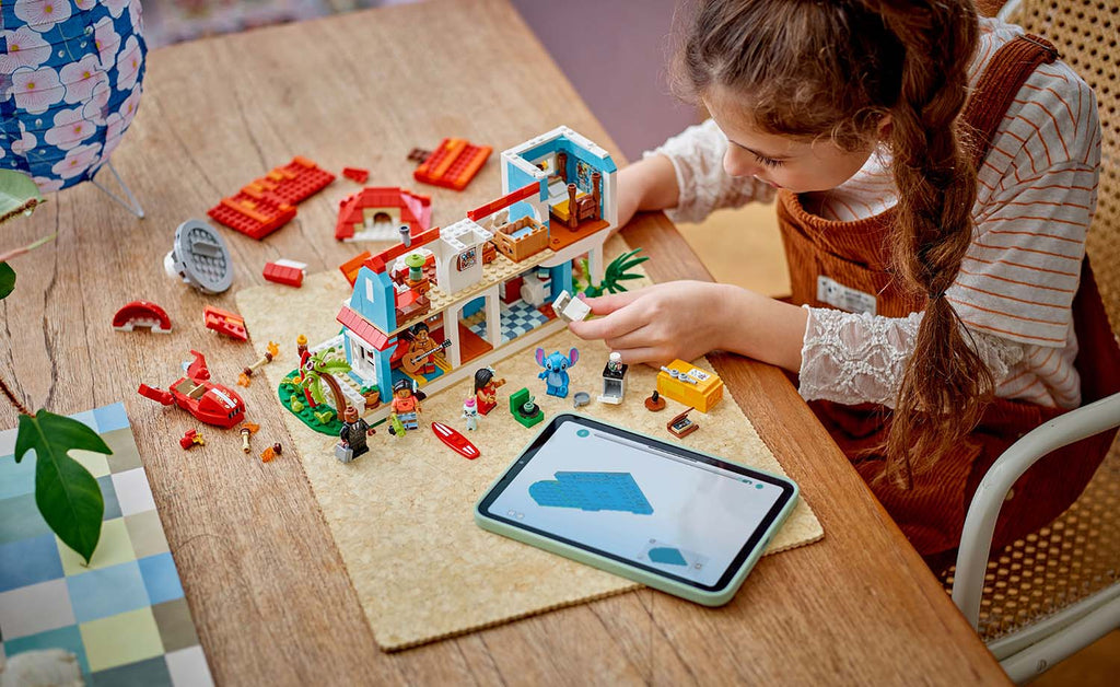 LEGO Disney 43268 Lilo and Stitch Beach House