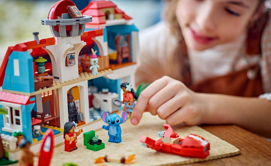 LEGO Disney 43268 Lilo and Stitch Beach House