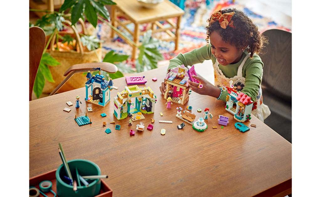 LEGO Disney 43246 Market Adventure