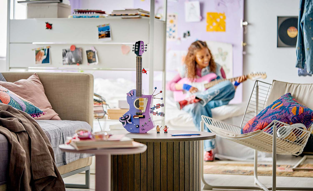 LEGO Editions 43031 Olivia Rodrigo's Dual Guitar