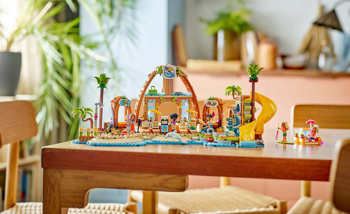LEGO Friends 42673 Family Holiday Beach Resort