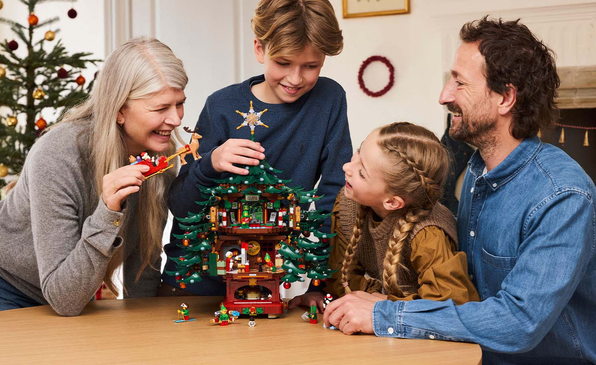 LEGO Iconic 41843 Family Christmas Tree Decoration