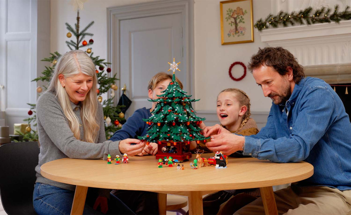 LEGO Iconic 41843 Family Christmas Tree Decoration