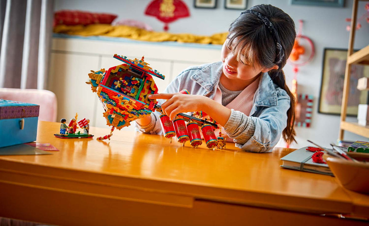 LEGO Iconic 80118 Fortune Firecracker