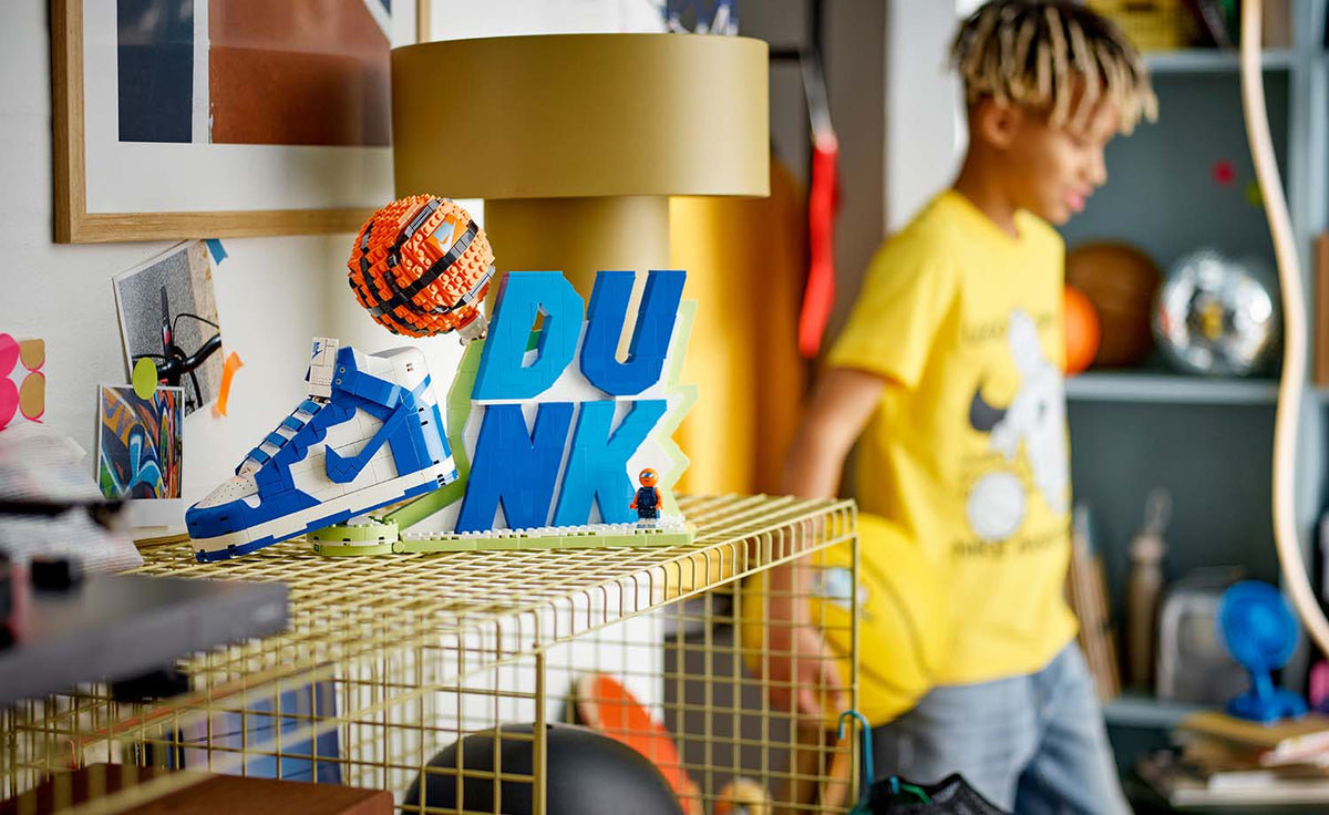 LEGO Iconic 43008 Nike Dunk