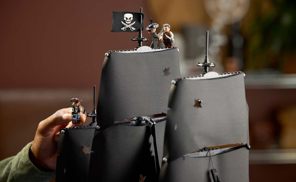 LEGO Icons 10365 Captain Jack Sparrow's Pirate Ship