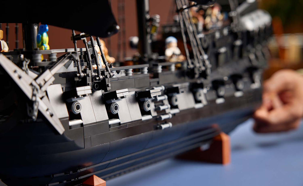 LEGO Icons 10365 Captain Jack Sparrow's Pirate Ship