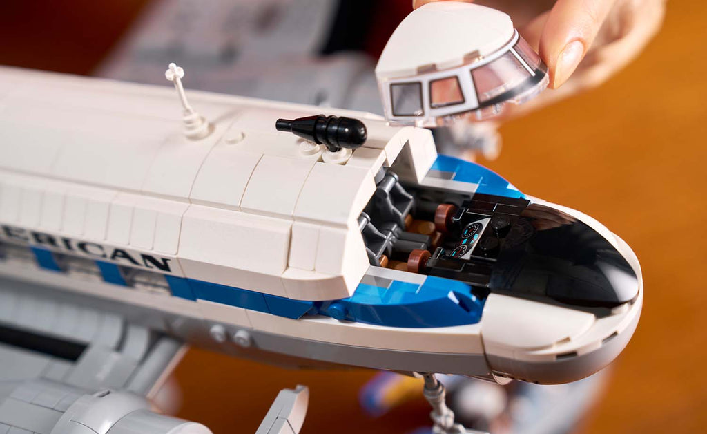 LEGO Icons 11378 Douglas DC-3 PAN AM Airliner