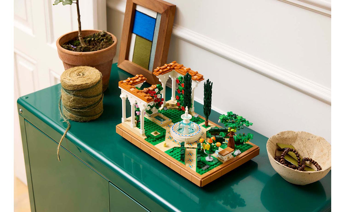 LEGO Icons 10359 Fountain Garden