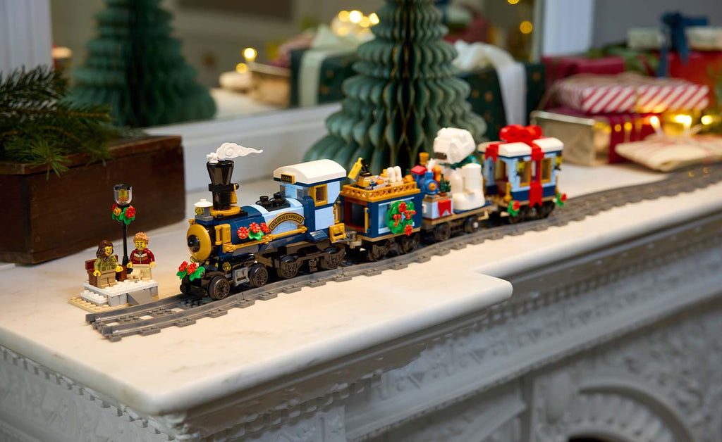 LEGO Icons 10361 Holiday Express Train