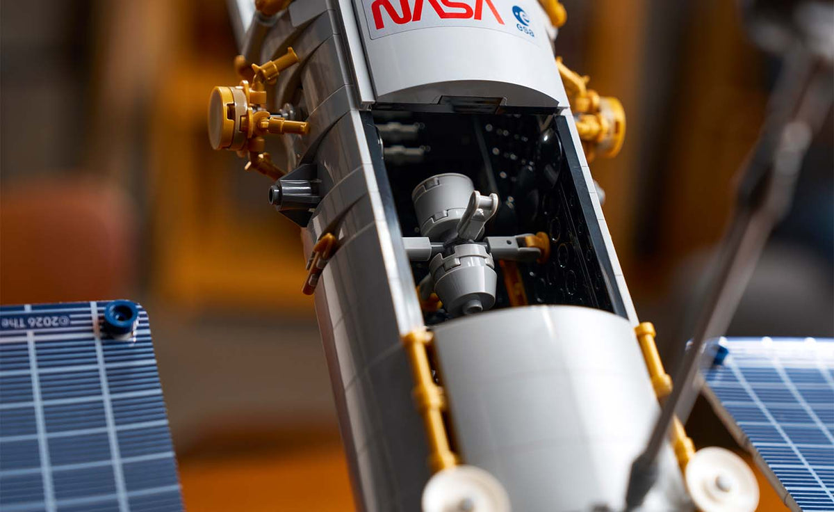 LEGO Icons 11382 Hubble Space Telescope