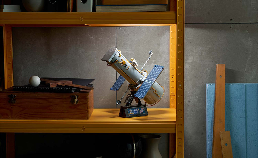 LEGO Icons 11382 Hubble Space Telescope