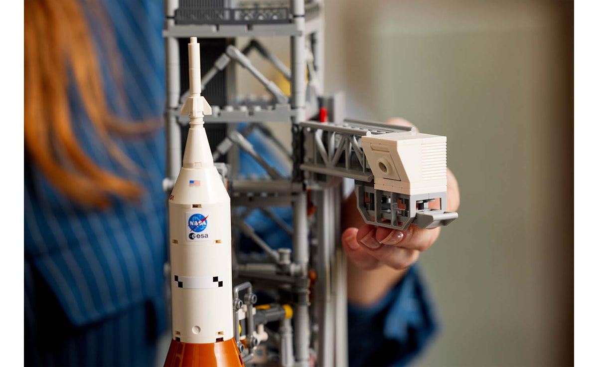 LEGO Icons 10341 NASA Artemis Space Launch System