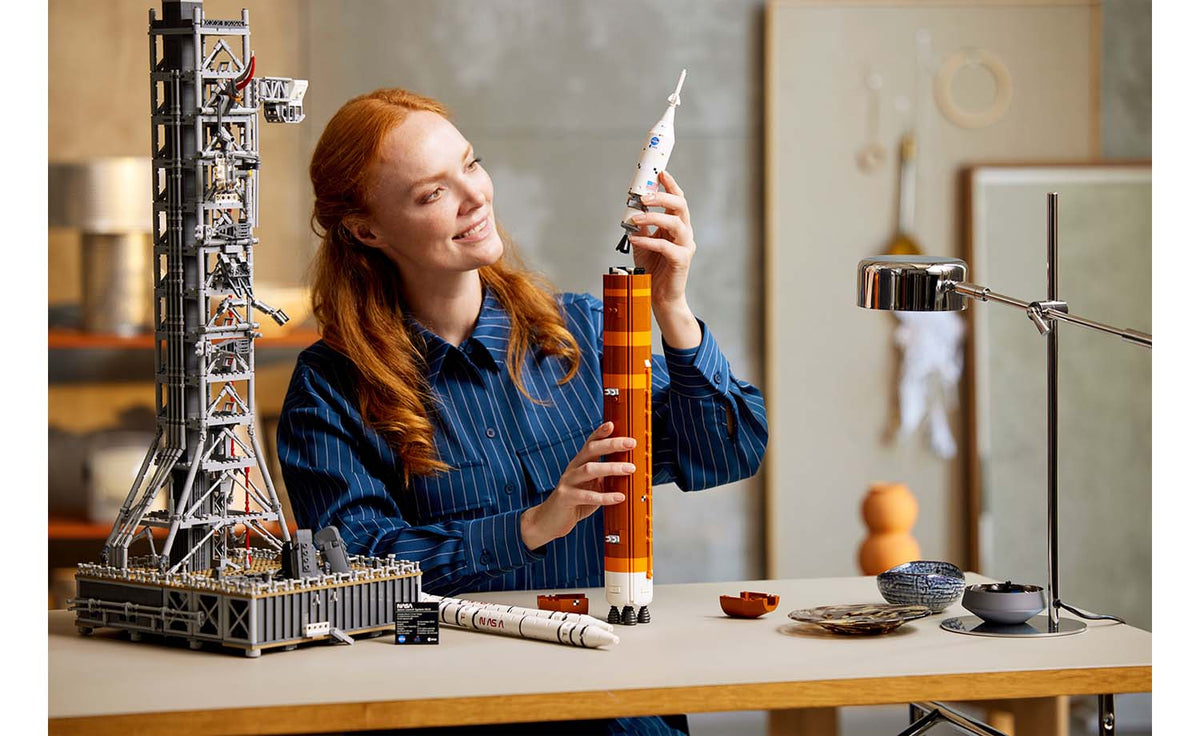 LEGO Icons 10341 NASA Artemis Space Launch System