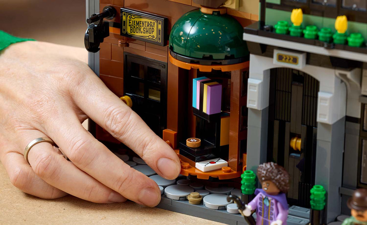 LEGO Icons 10351 Sherlock Holmes: Book Nook