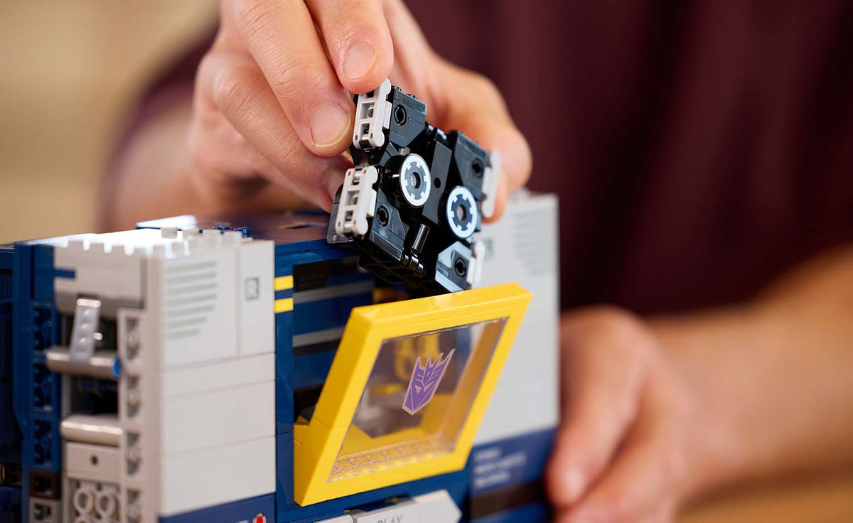 LEGO Icons 10358 Transformers: Soundwave