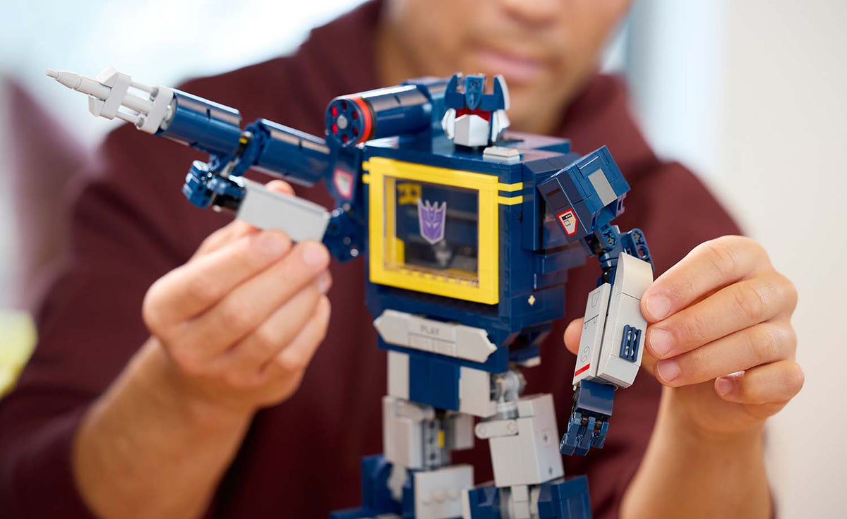LEGO Icons 10358 Transformers: Soundwave
