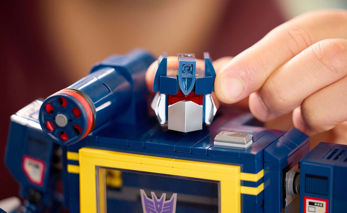 LEGO Icons 10358 Transformers: Soundwave