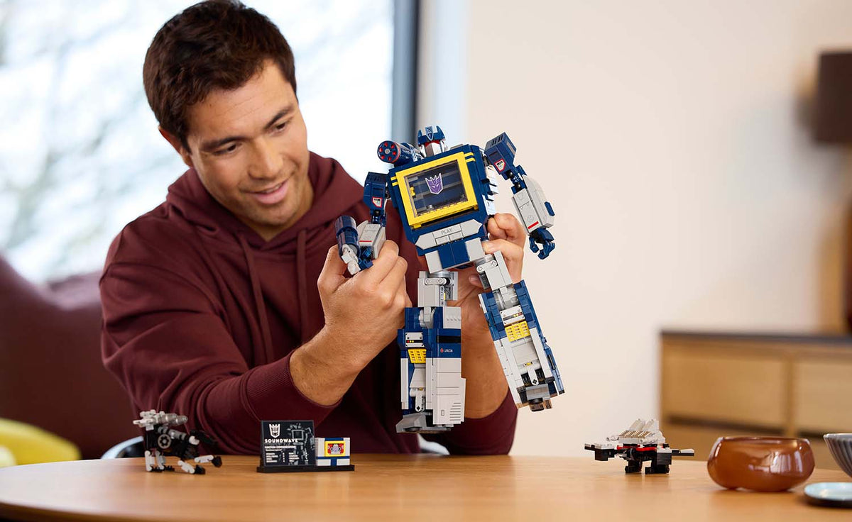 LEGO Icons 10358 Transformers: Soundwave